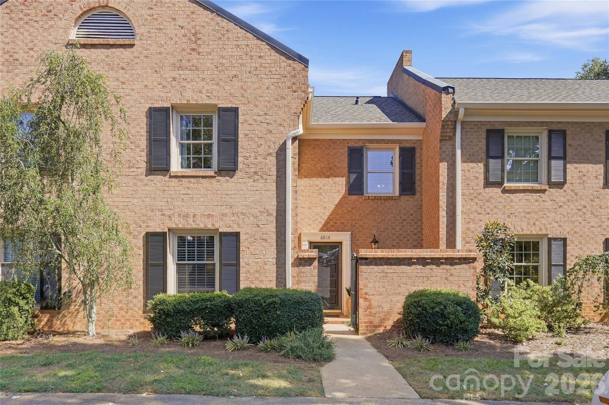 6816 Dumbarton DR, Charlotte, NC 28210