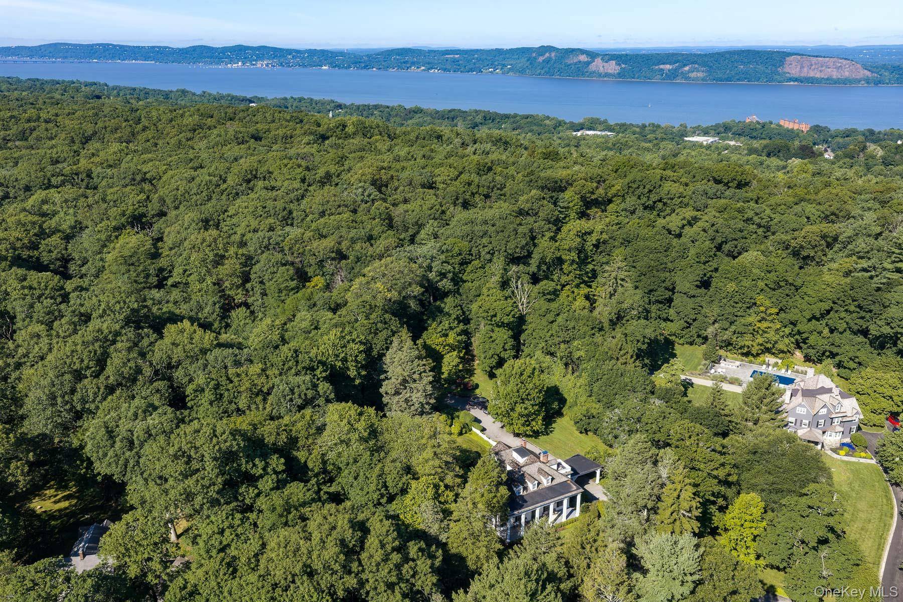 120 Scarborough RD, Briarcliff Manor, NY 10510