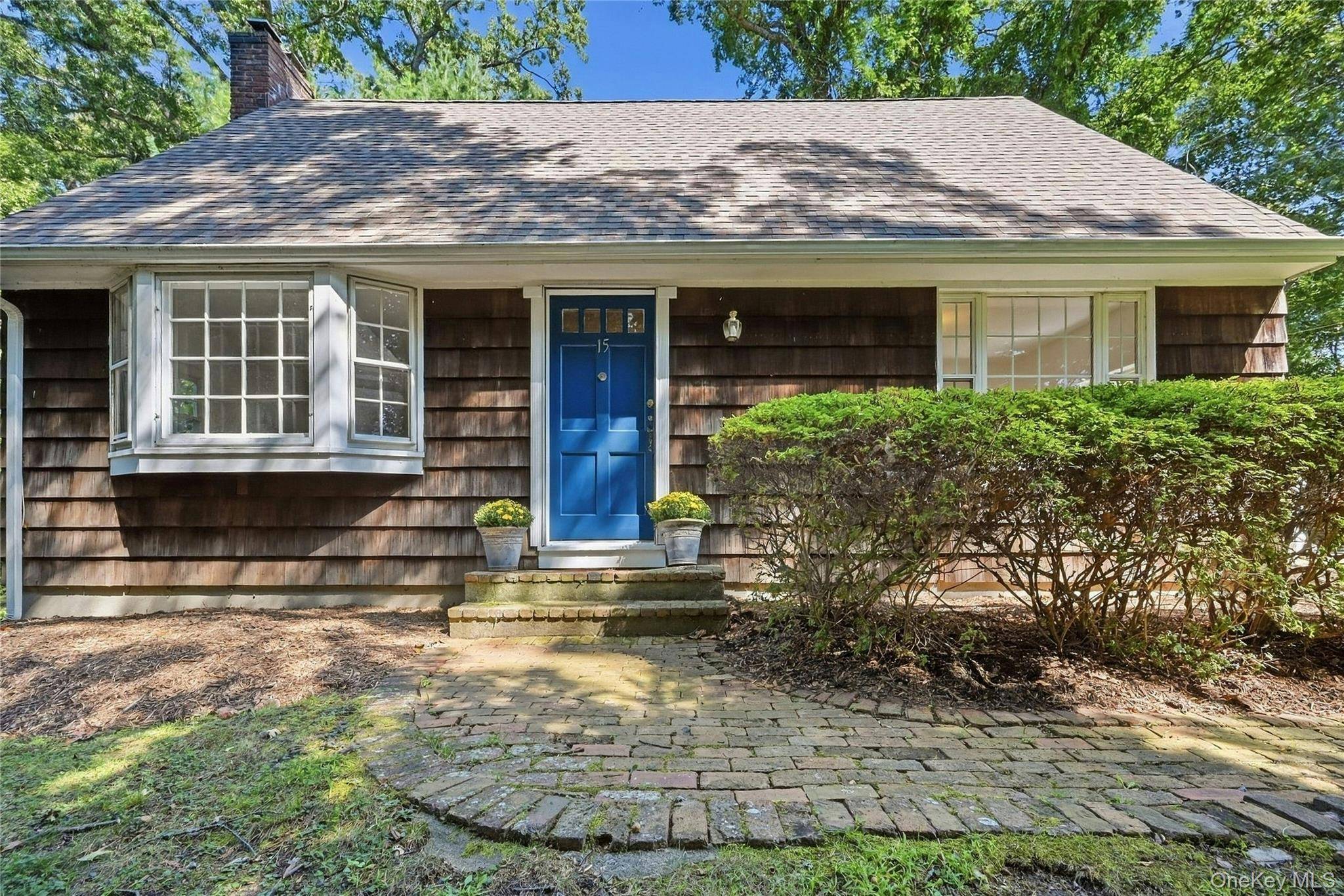 15 Shore Oaks DR, Stony Brook, NY 11790