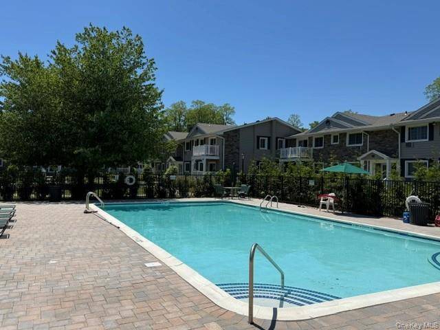 28 Williams BLVD #28-2G, Lake Grove, NY 11755