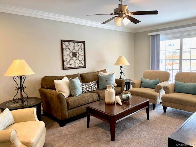 28 Williams BLVD #28-2G, Lake Grove, NY 11755