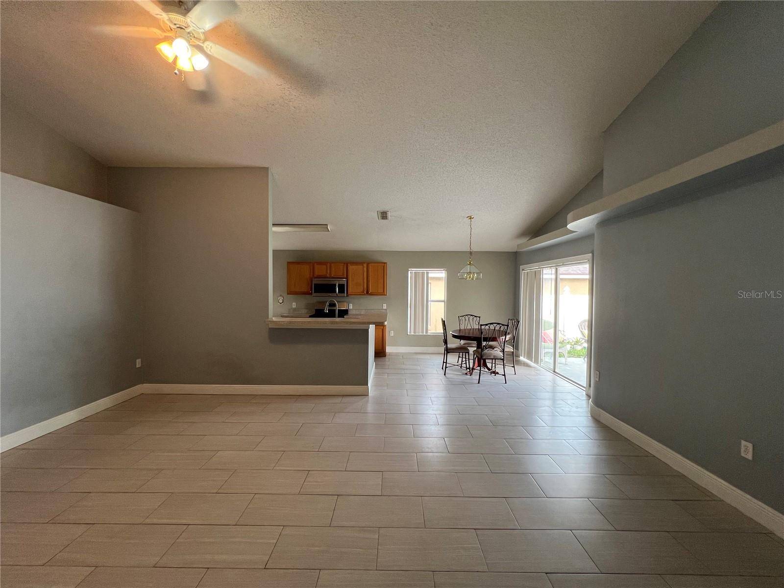 218 ROYAL RIDGE DR, Davenport, FL 33837