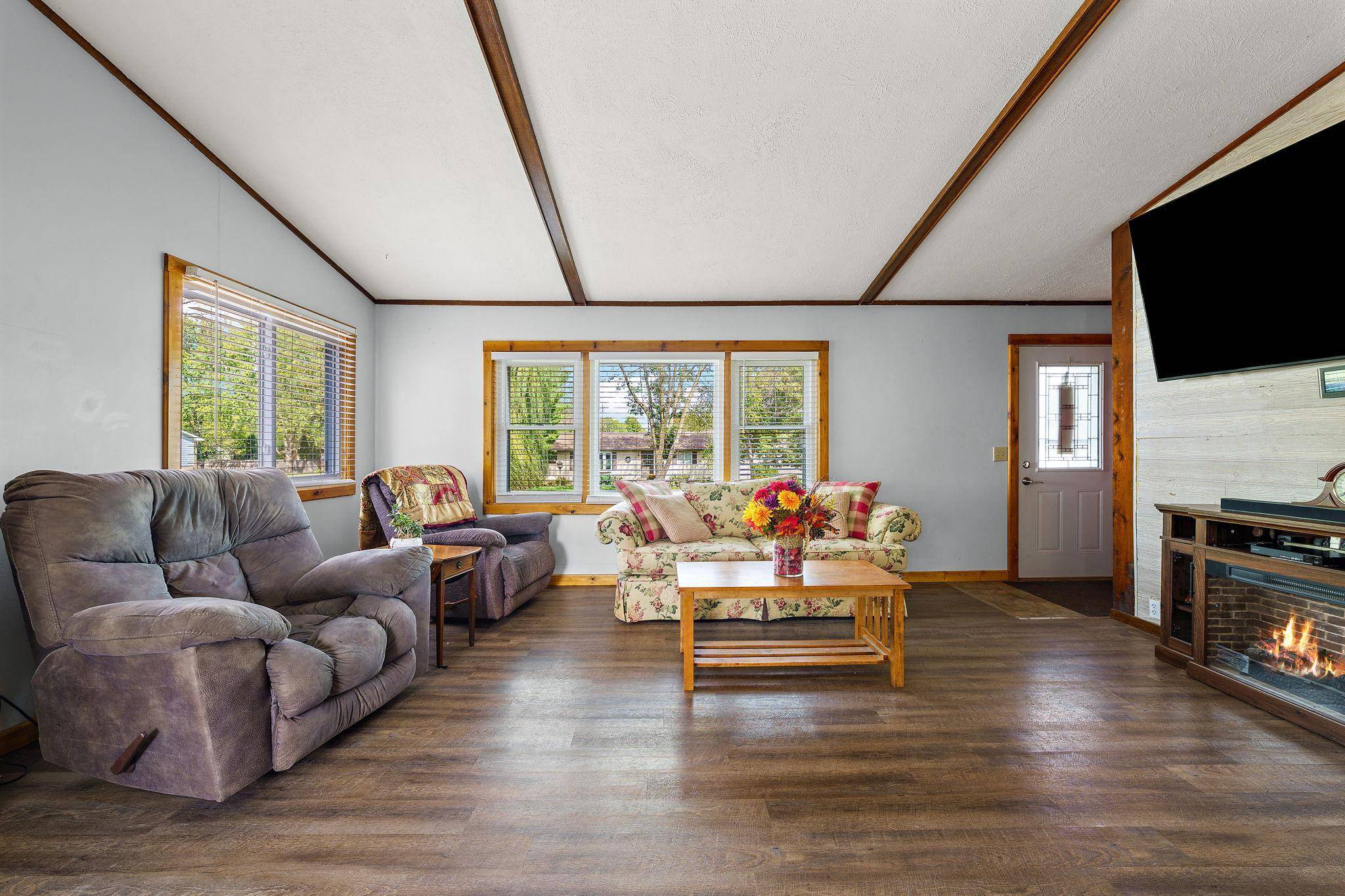 534 Derrick DR, New Richmond, WI 54017