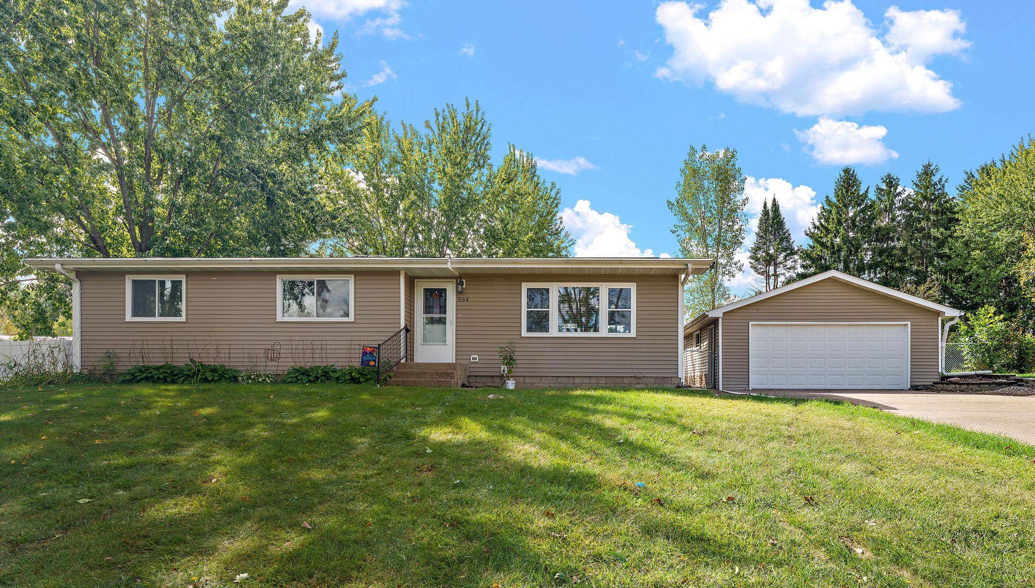534 Derrick DR, New Richmond, WI 54017