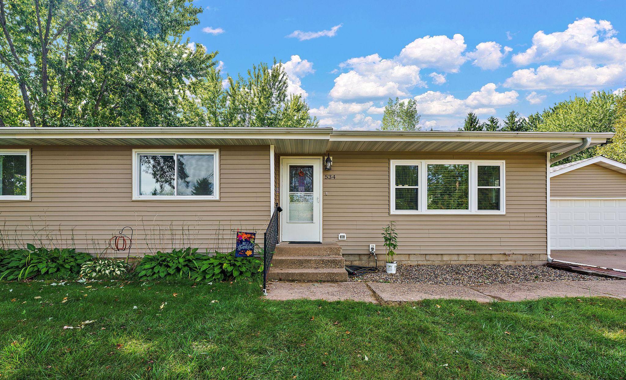 534 Derrick DR, New Richmond, WI 54017