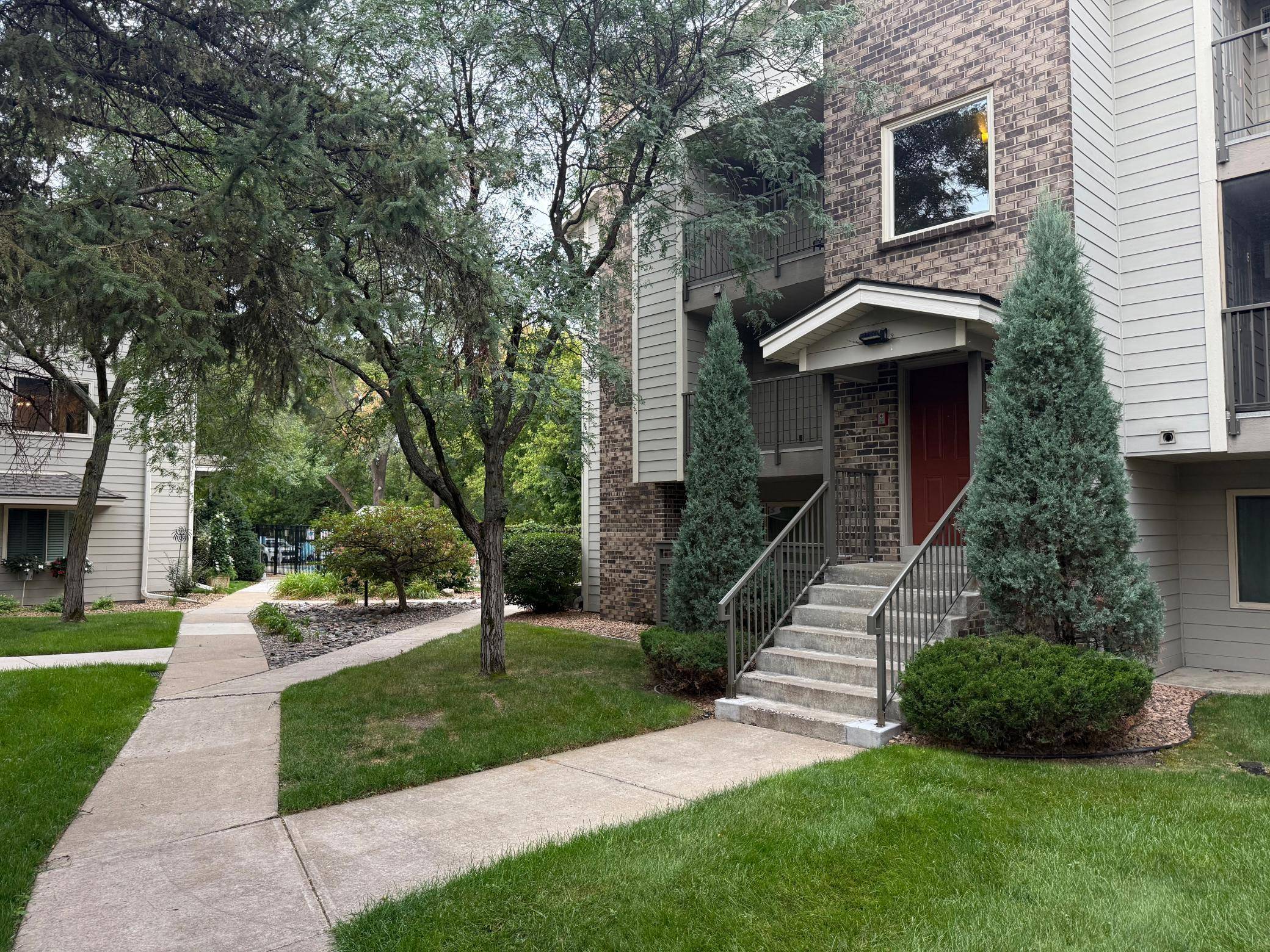 2120 Ridge DR #31, Saint Louis Park, MN 55416