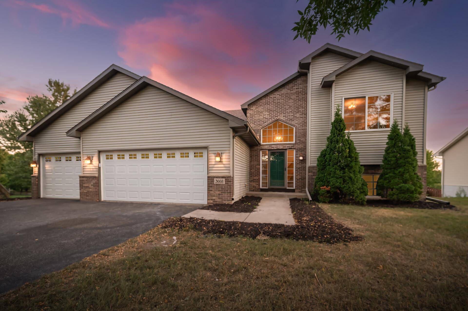 3668 Woodside DR, Monticello, MN 55362