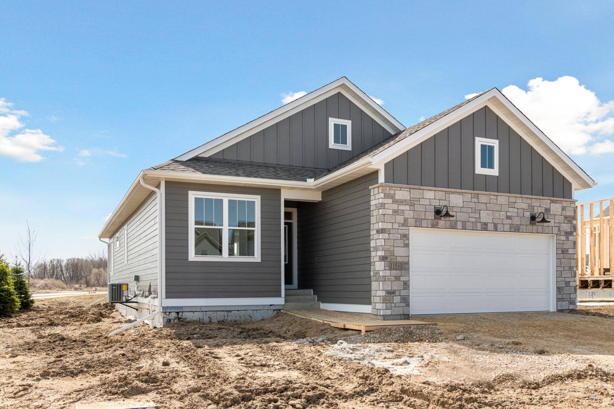 10926 37th ST N, Lake Elmo, MN 55042