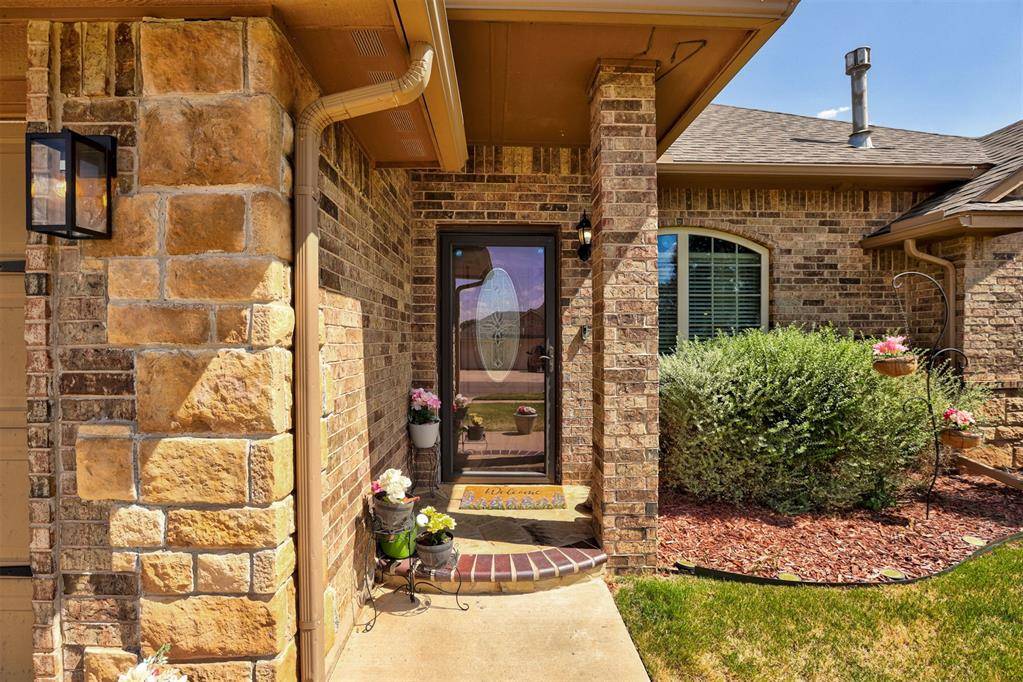 16204 Romeo DR, Edmond, OK 73013