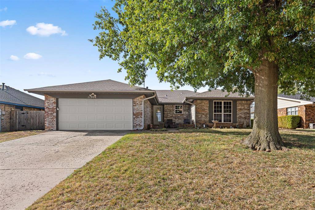 11900 Sagamore DR, Yukon, OK 73099