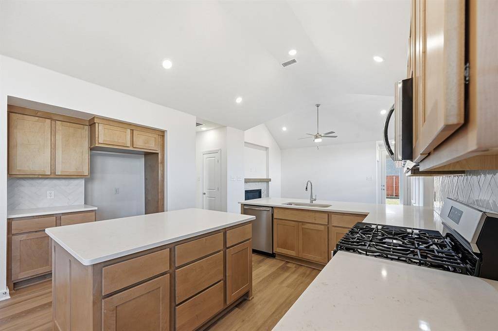 3925 Bison Lane, Crandall, TX 75114