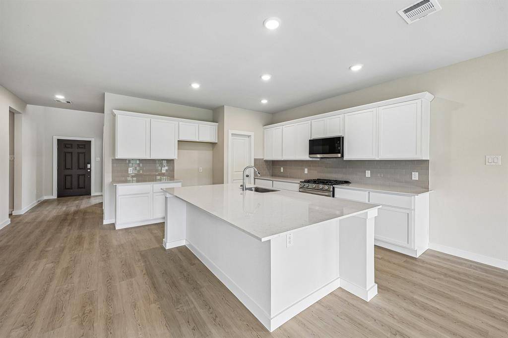 729 Vineyard Way, Forney, TX 75126