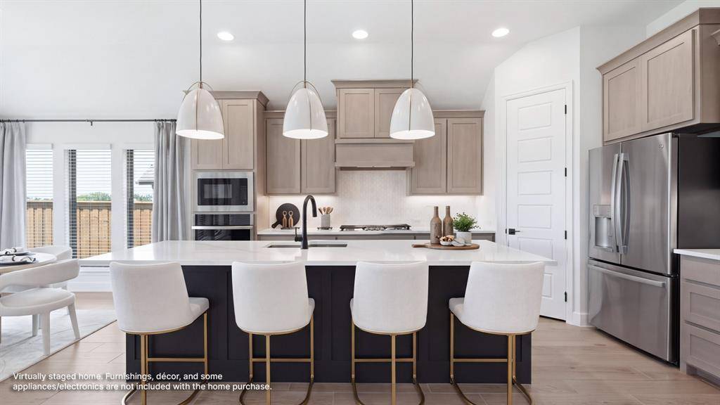 1008 Clearwater Drive, Lakewood Village, TX 75068