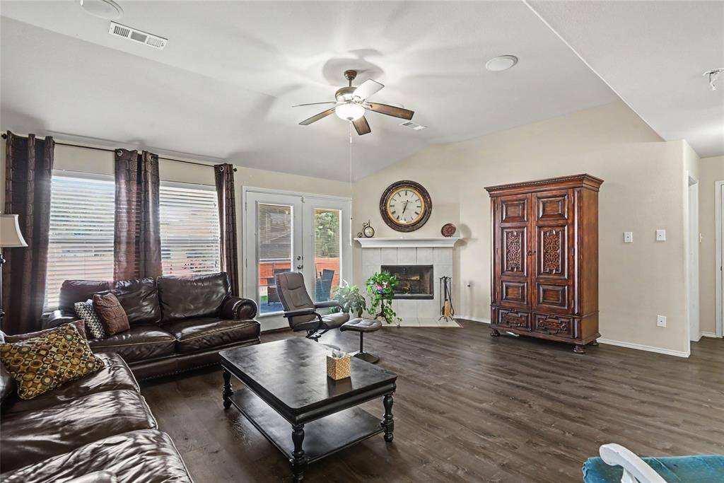 1201 Nighthawk Road, Fort Worth, TX 76108