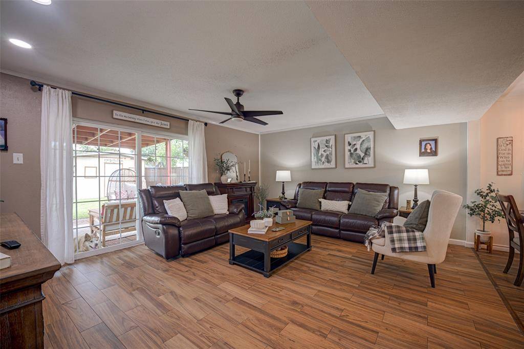 2916 Lockwood Drive, Carrollton, TX 75007