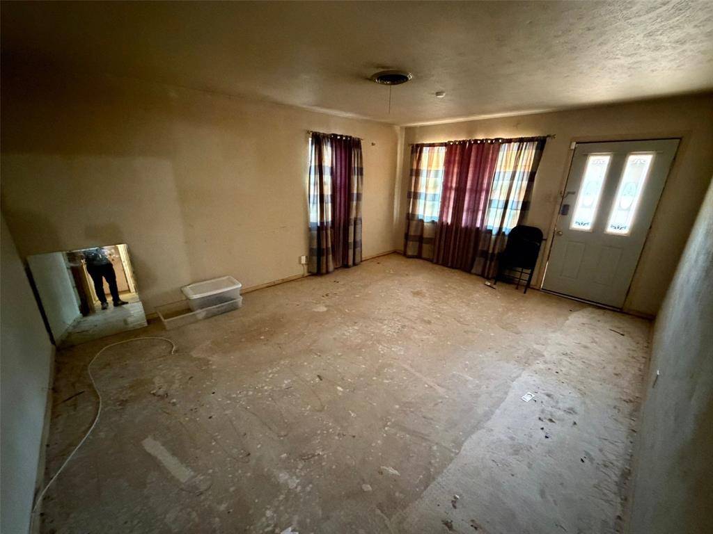 2121 Elton Road, Haltom City, TX 76117