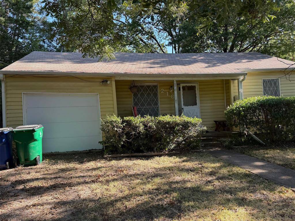 210 Almond Street, Waxahachie, TX 75165