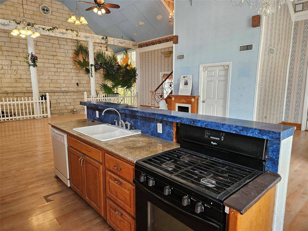 716 Dogwood Street, Robinson, TX 76706