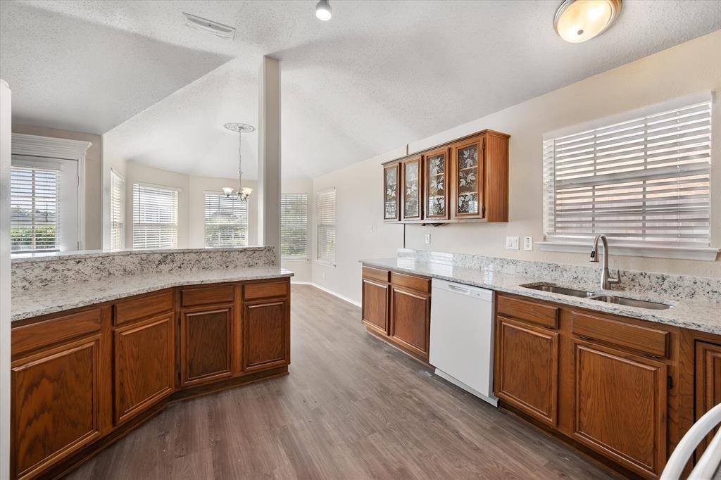 926 Tennis Villa Drive, Arlington, TX 76017