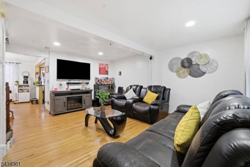 142-144 Pearl St, Paterson City, NJ 07501