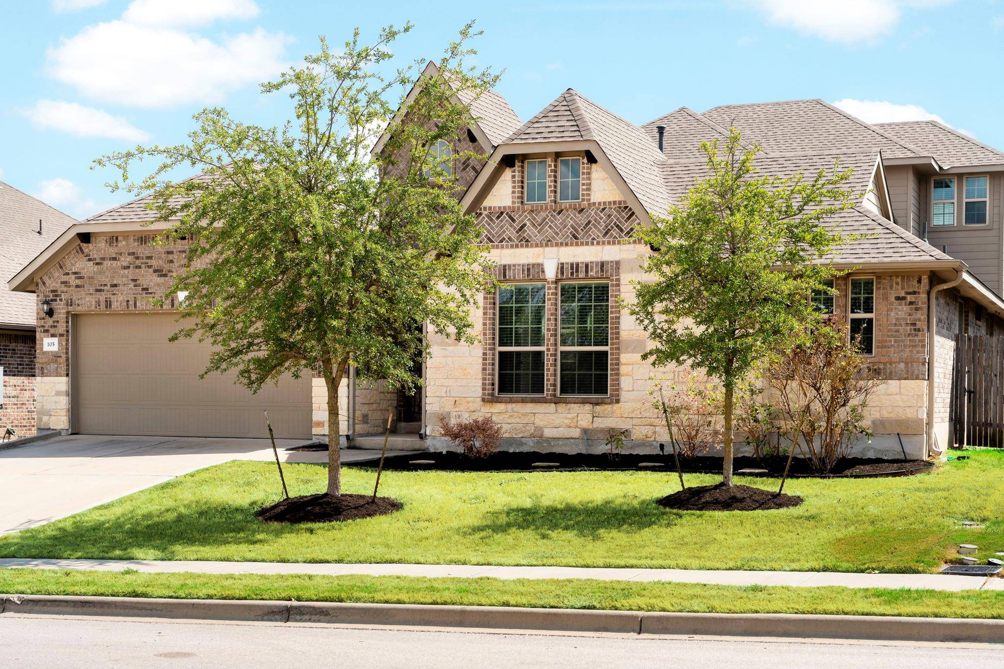 105 W Highfield ST, Hutto, TX 78634