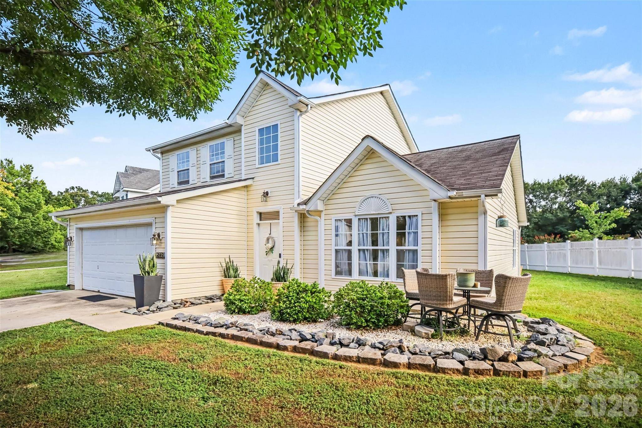 15725 Southern Garden LN, Charlotte, NC 28278