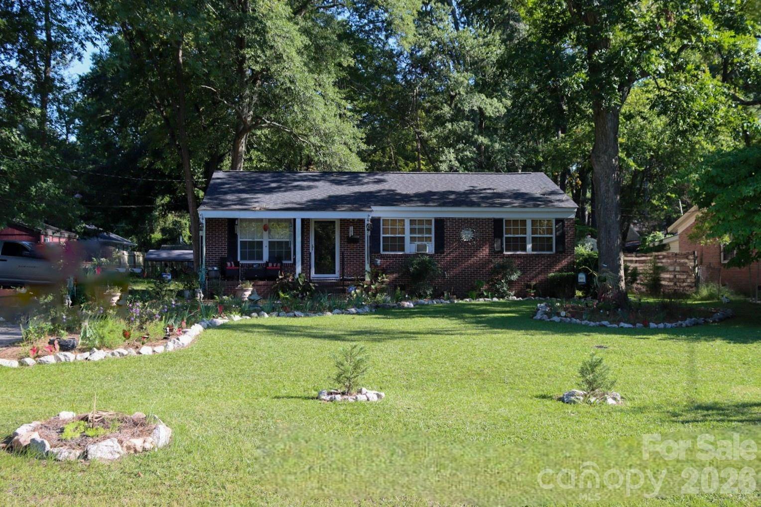 711 Pine ST, Cheraw, SC 29520