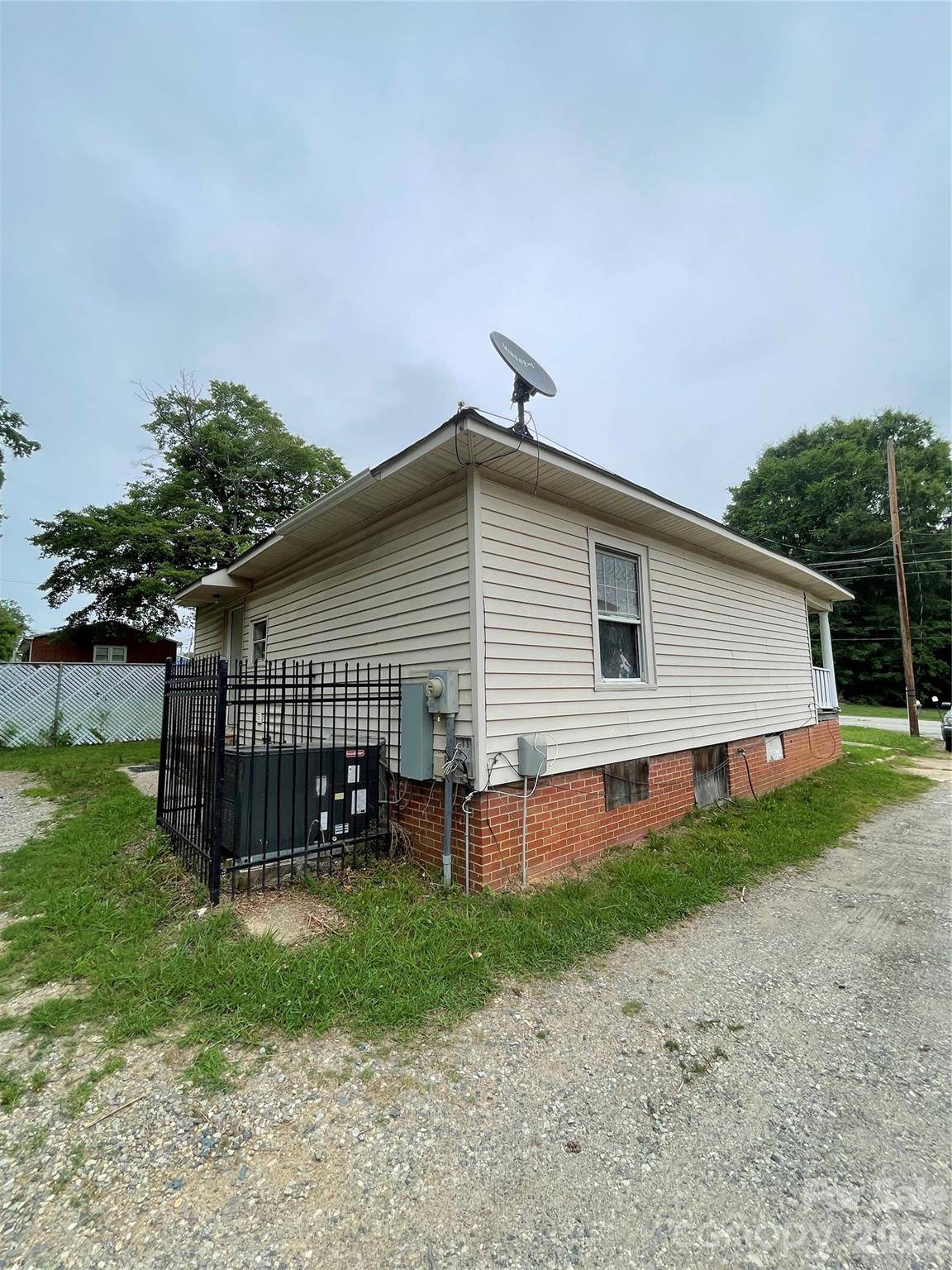 411 Klumac RD, Salisbury, NC 28144