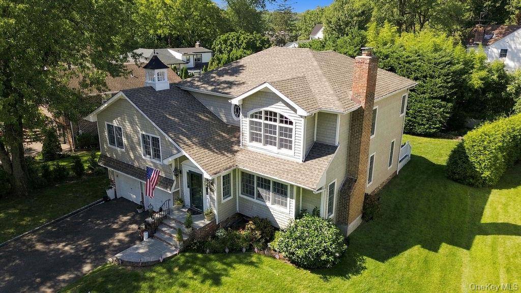 4 Bayview CIR, Manhasset, NY 11030