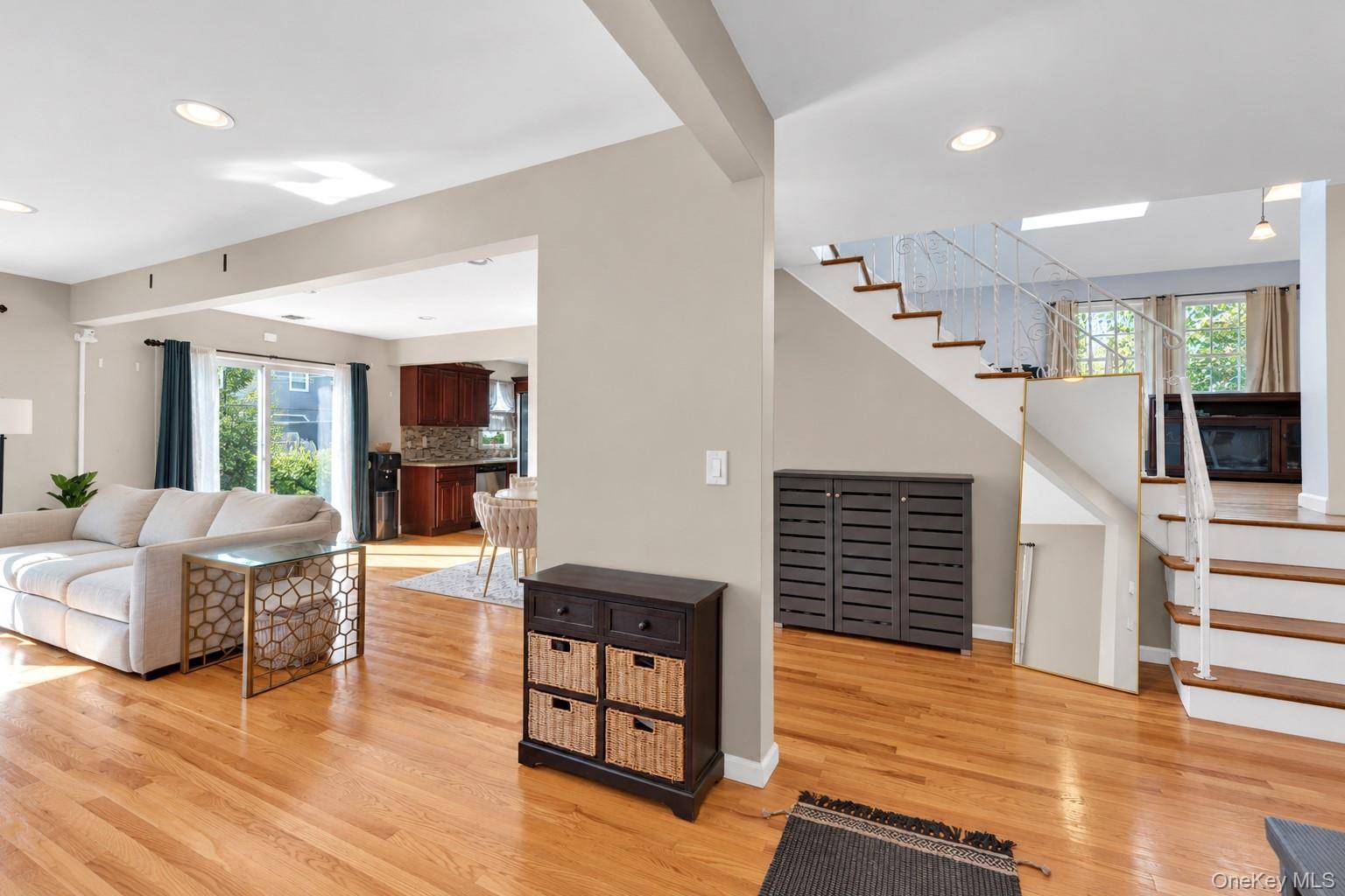 11 Palm ST, Central Islip, NY 11722