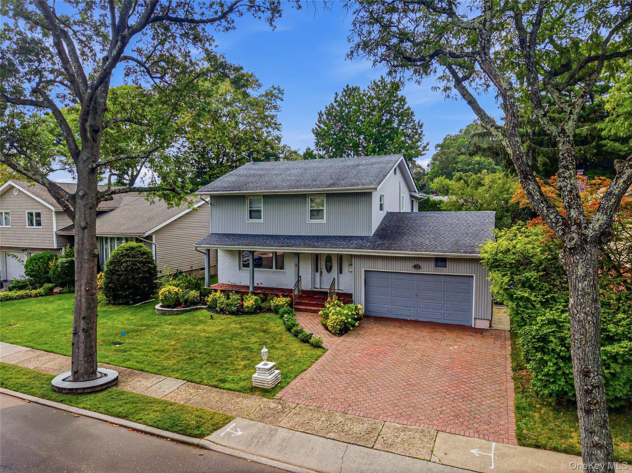 27 Driftwood DR, Port Washington, NY 11050