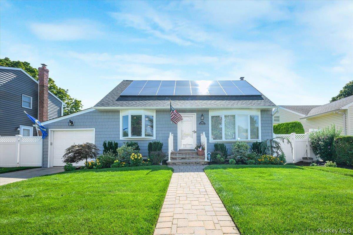 2014 Central DR, East Meadow, NY 11554