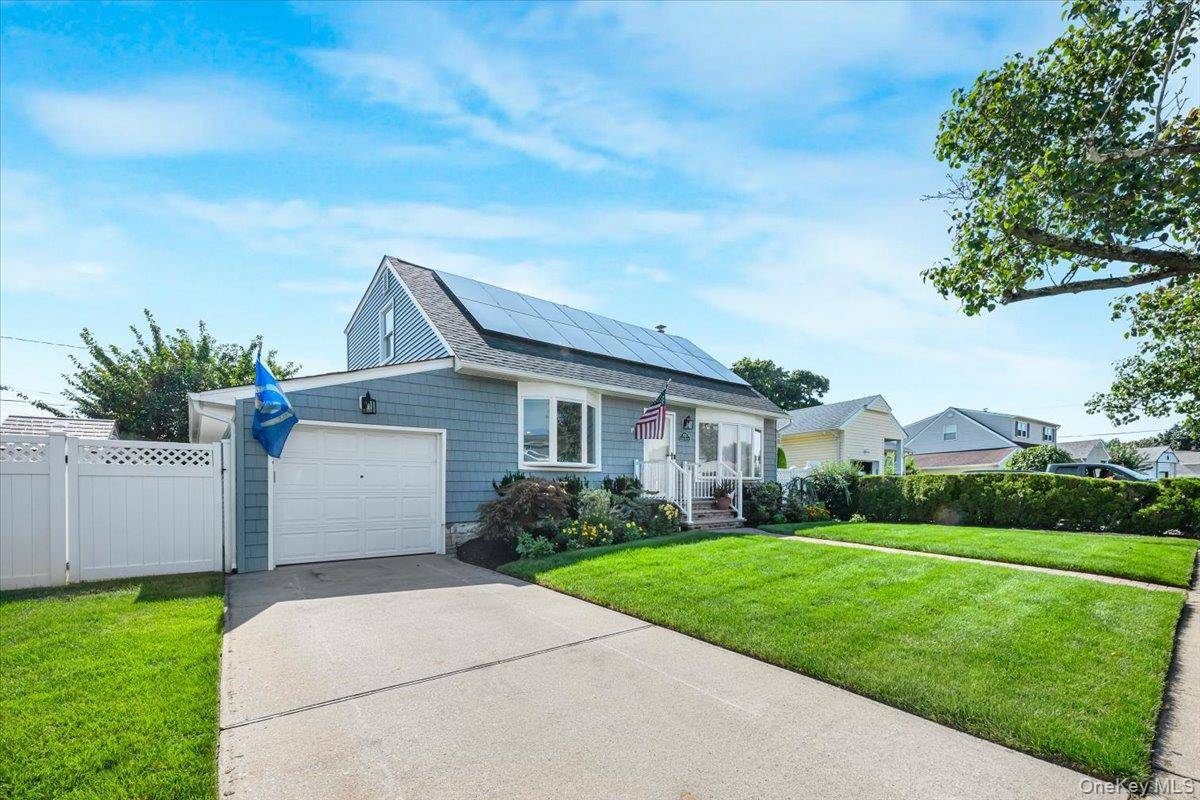 2014 Central DR, East Meadow, NY 11554