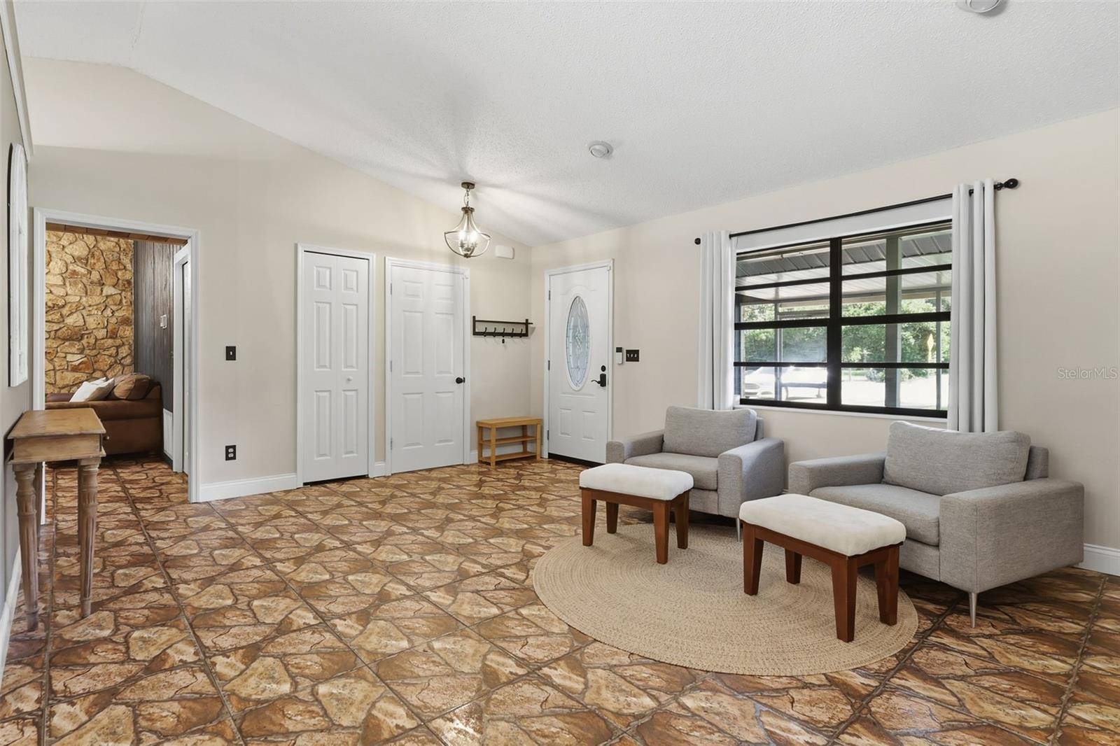 27627 LOIS DR, Tavares, FL 32778