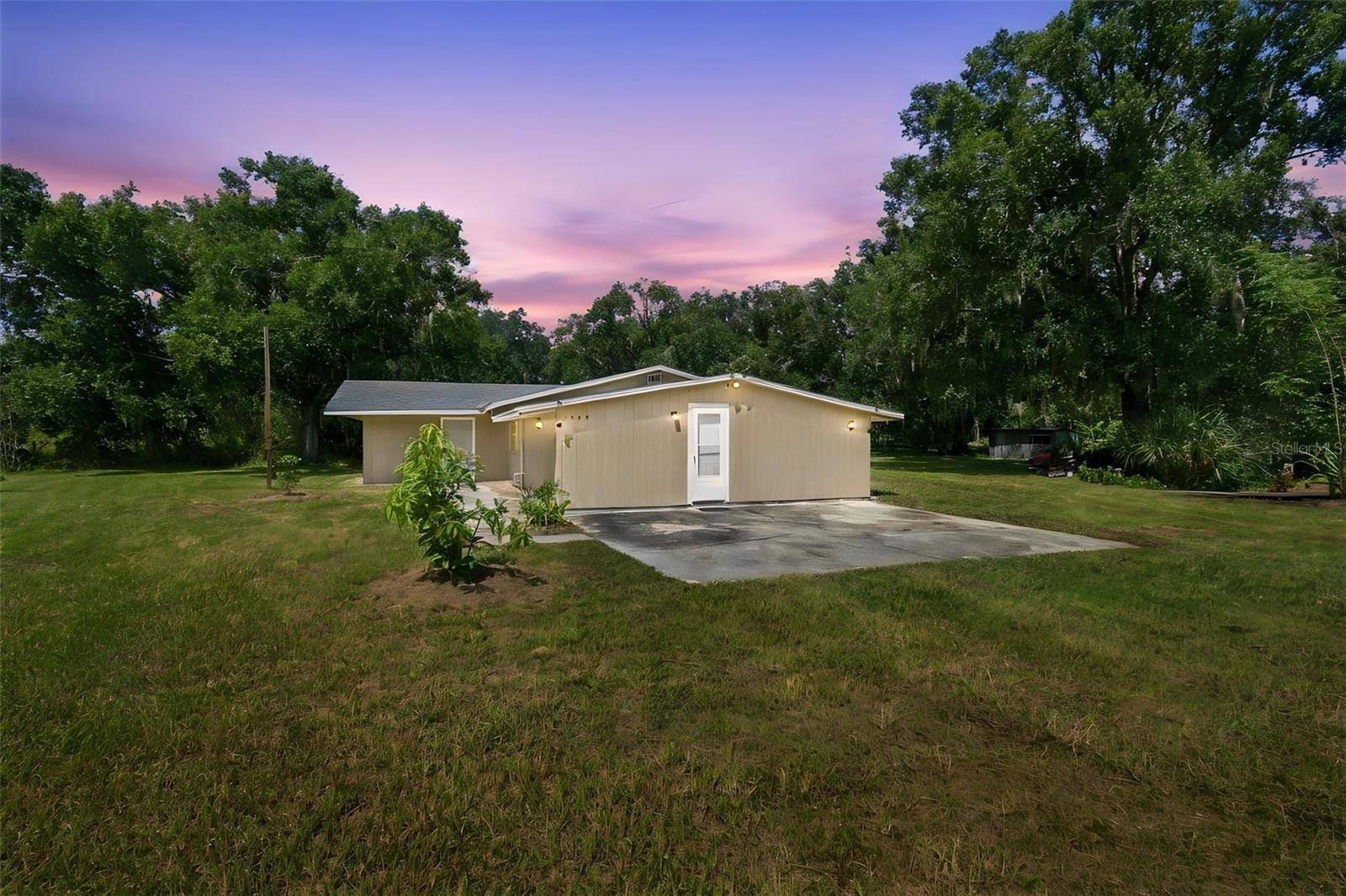 1142 DOC COIL RD, Bowling Green, FL 33834