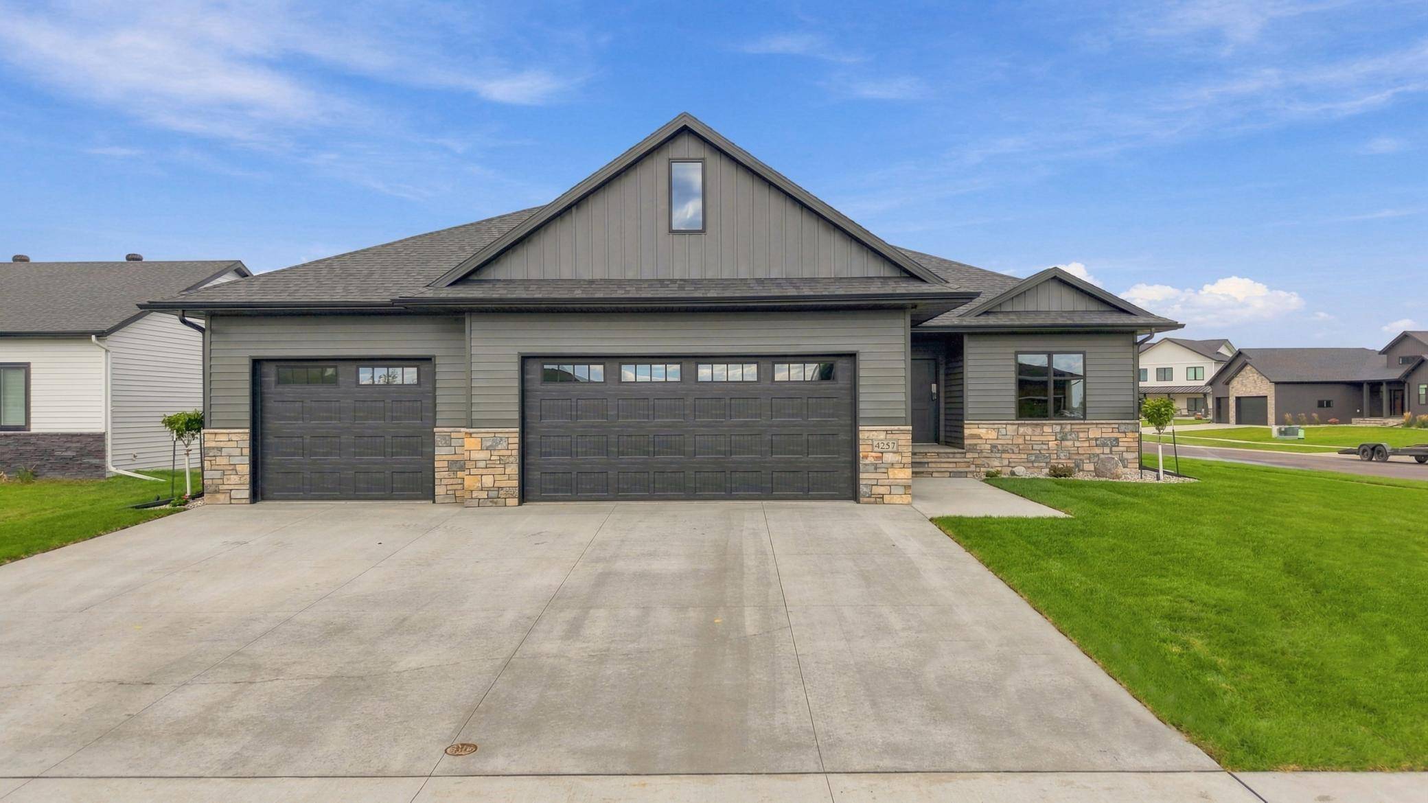 4257 Pine Pkwy S, Fargo, ND 58104
