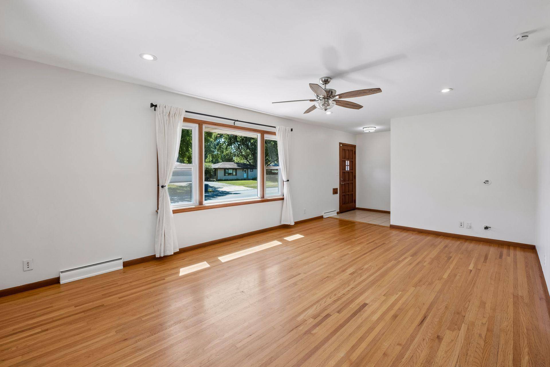 2400 W 110th ST, Bloomington, MN 55431