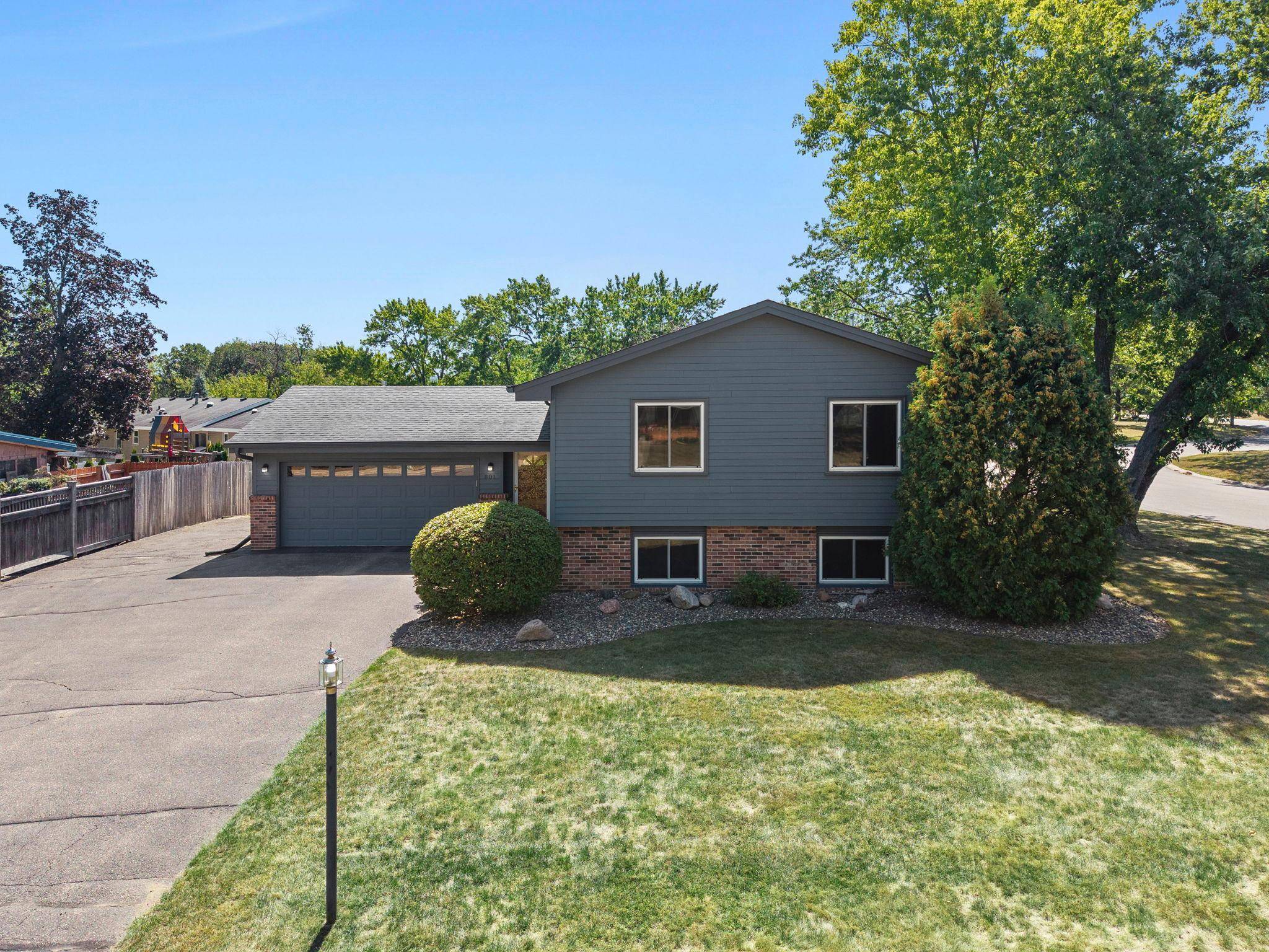 801 E 102nd ST, Bloomington, MN 55420