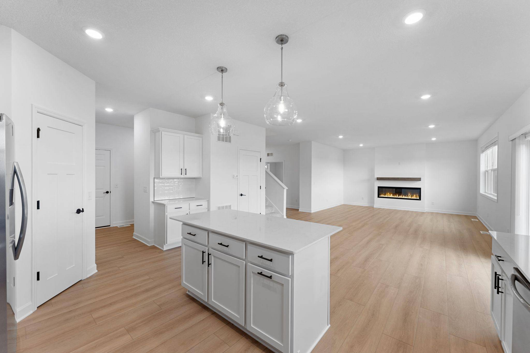 8921 Periwinkle BLVD, Woodbury, MN 55129