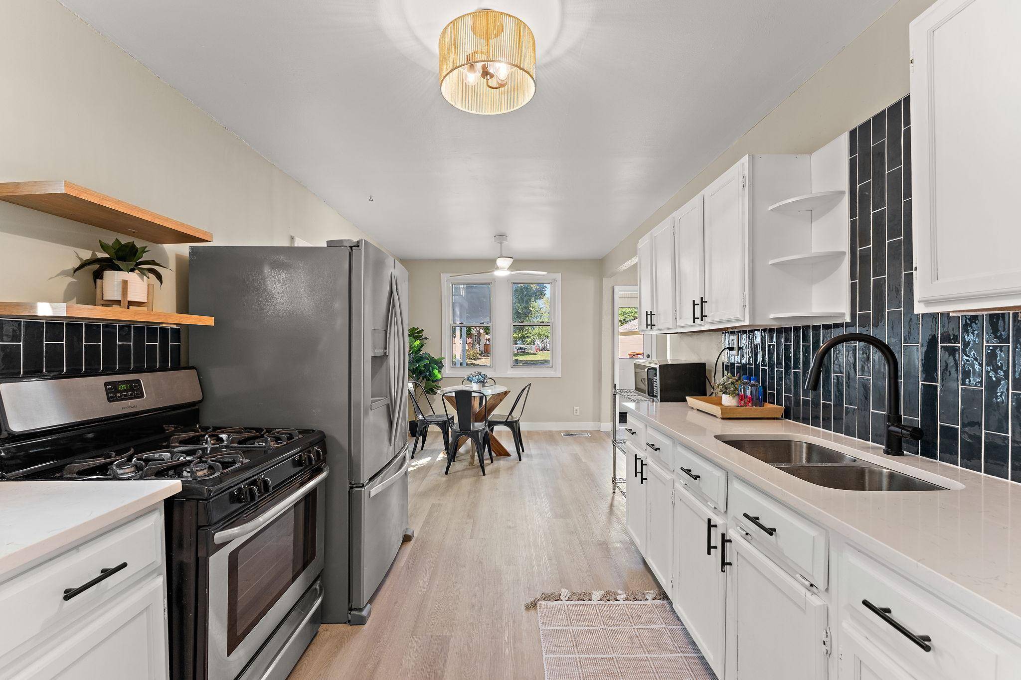 244 Dale ST E, South Saint Paul, MN 55075