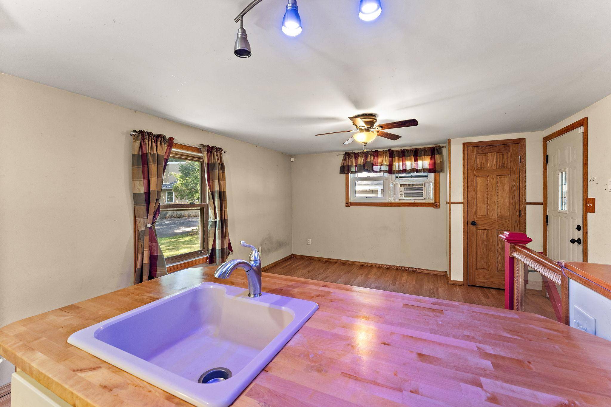 2184 Minnehaha AVE E, Saint Paul, MN 55119