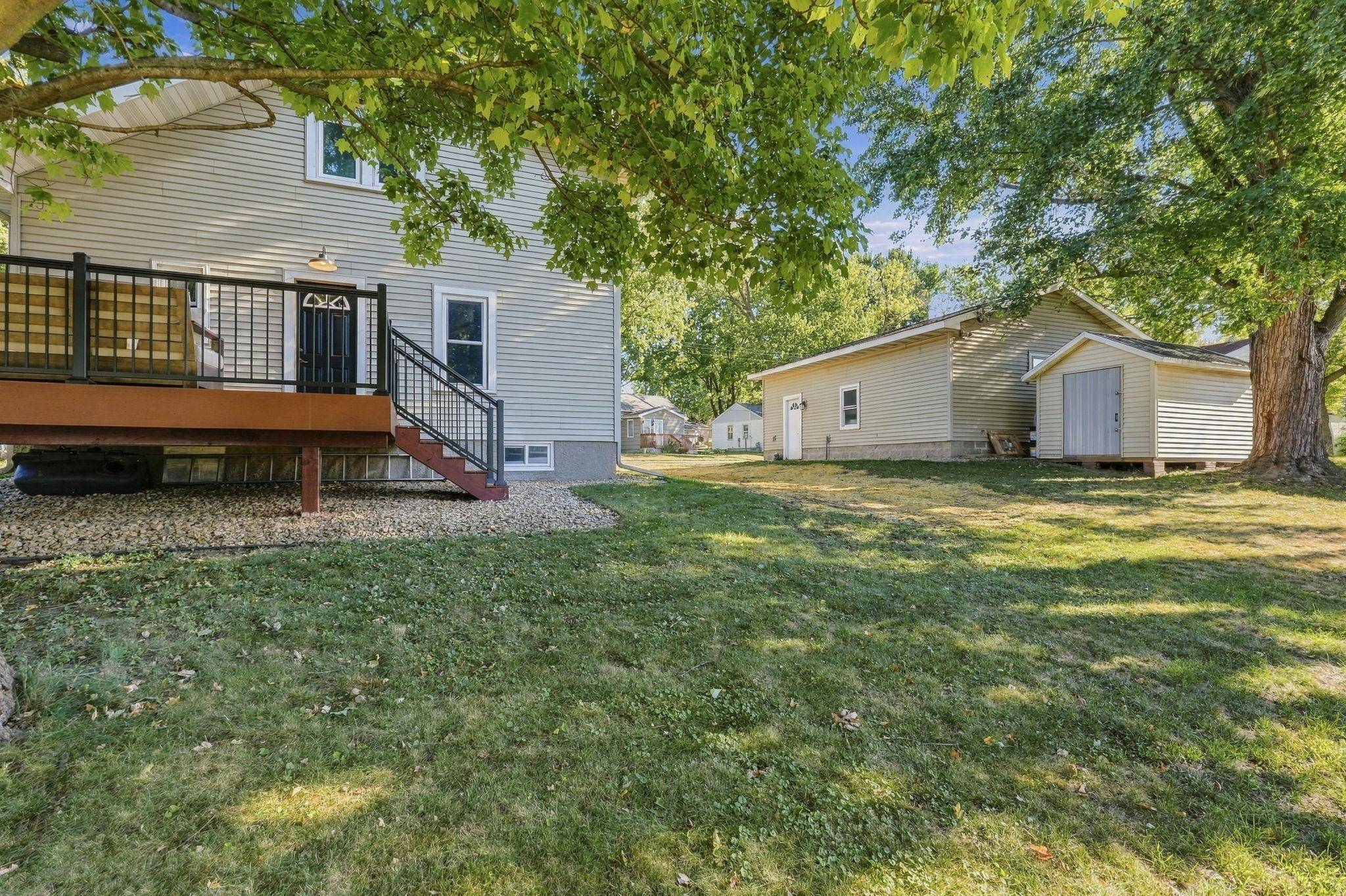 208 W Maple ST, Roberts, WI 54023