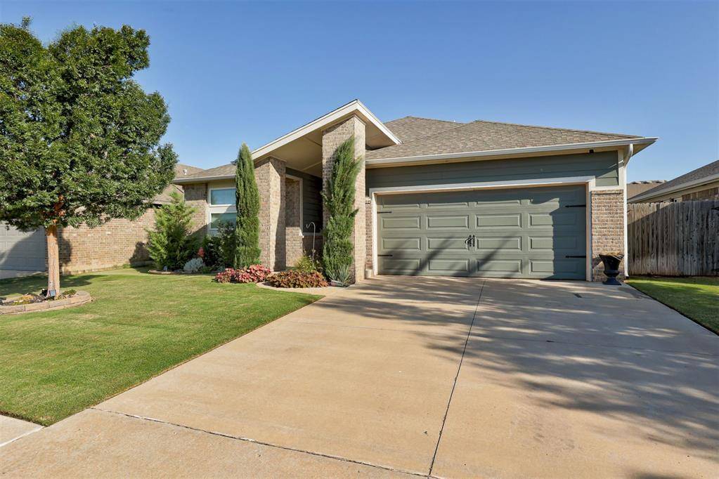 10709 NW 20th ST, Yukon, OK 73099