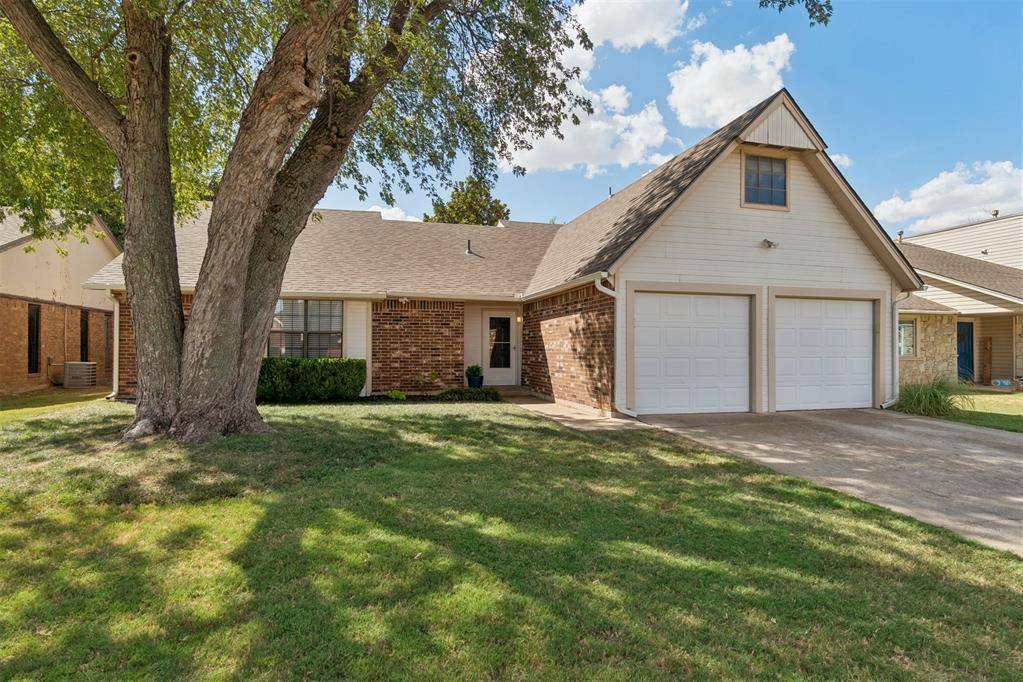 729 Westridge DR, Yukon, OK 73099