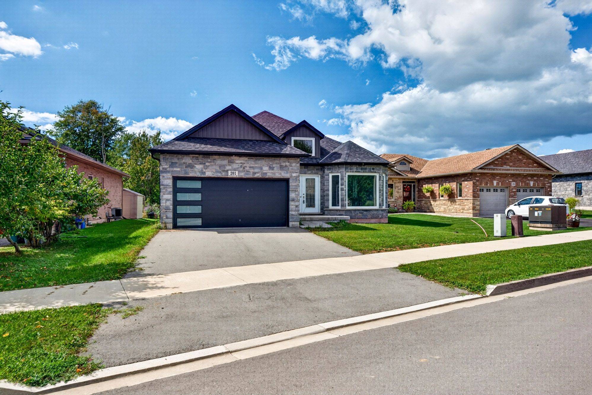 201 HETRAM CT, Fort Erie, ON L0S 1B0