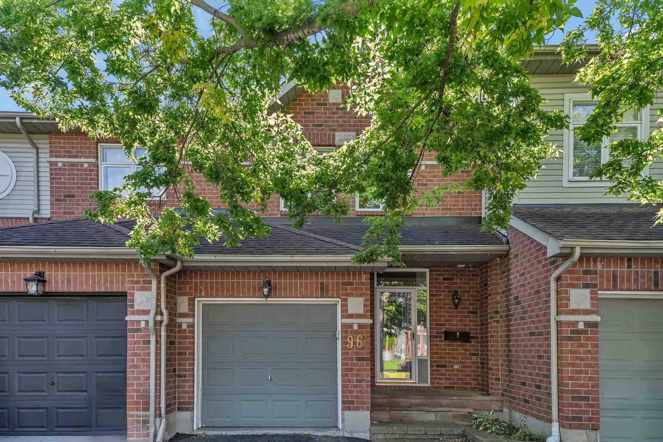 96 Redpath DR, Barrhaven, ON K2G 6E3