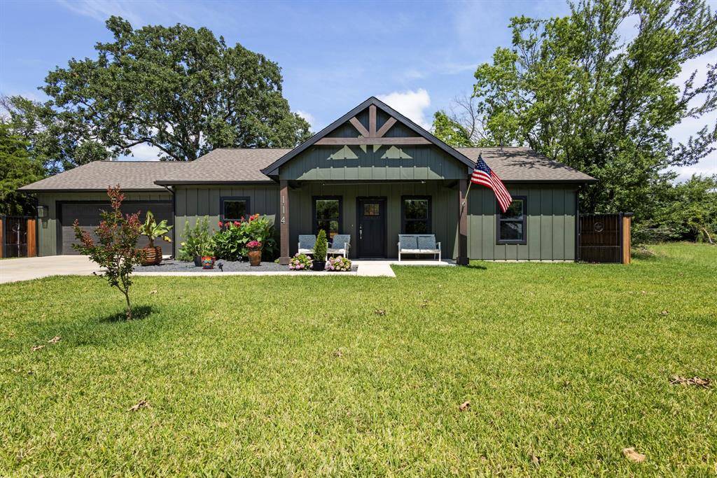 114 Garrett Lane, Gun Barrel City, TX 75156