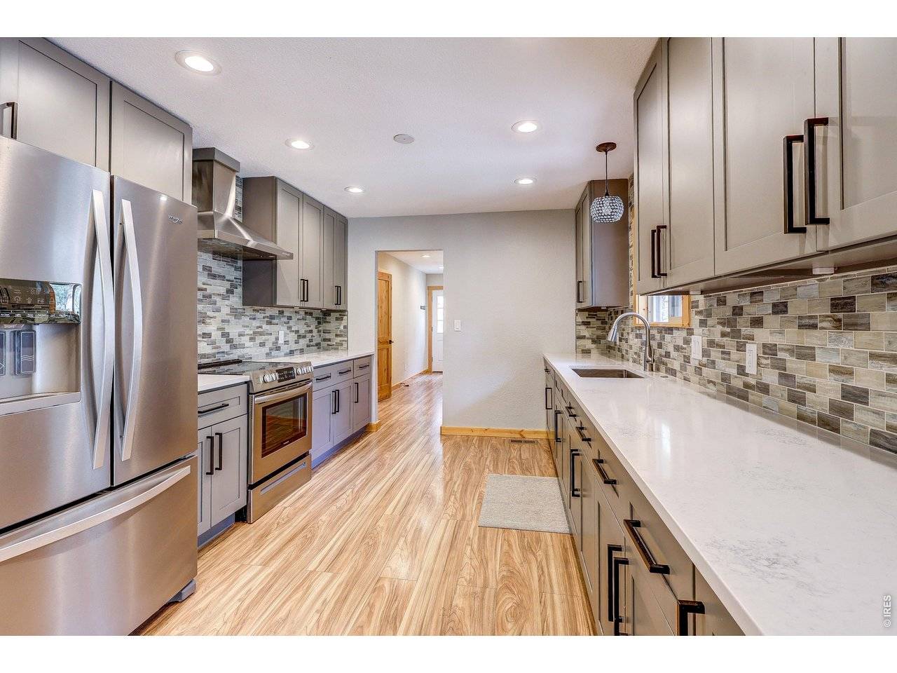 166 Cherokee, Lyons, CO 80540