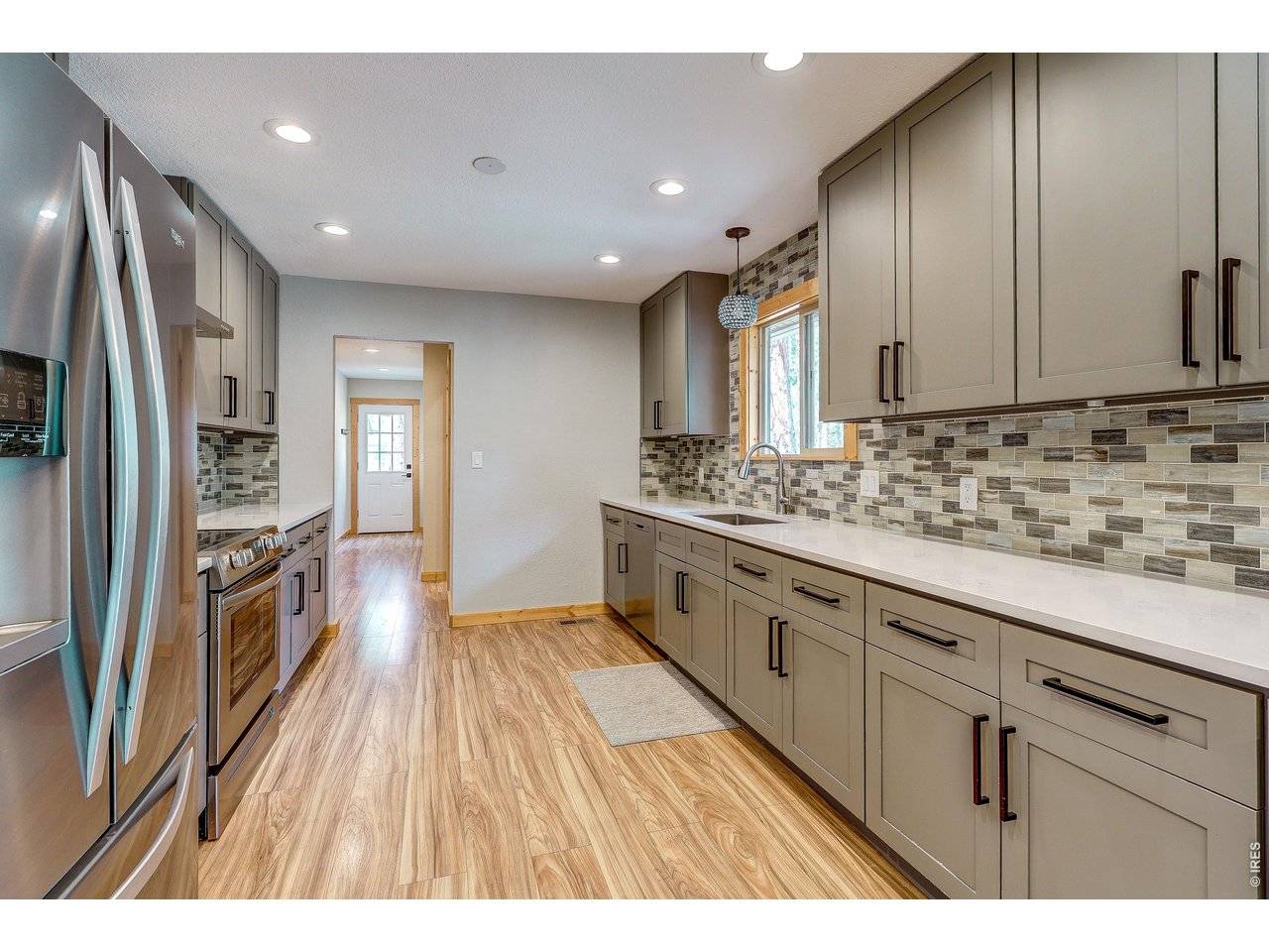 166 Cherokee, Lyons, CO 80540