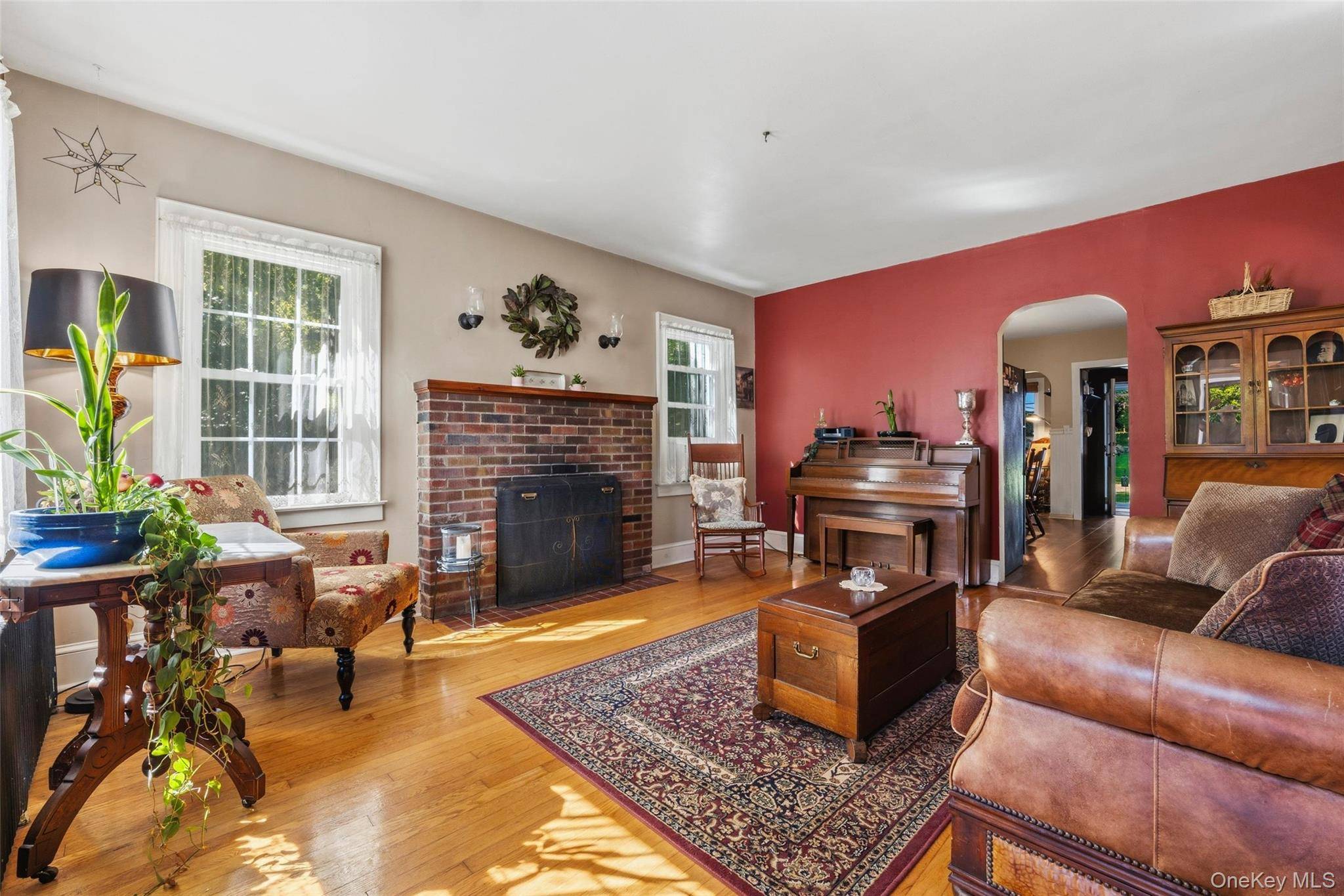 195 Oscawana Lake RD, Putnam Valley, NY 10579